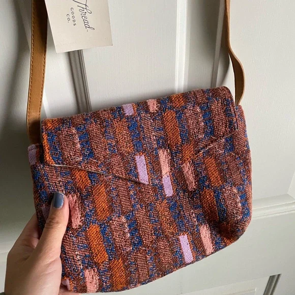 BRAND NEW universal thread crossbody bag - Picture 4 of 4